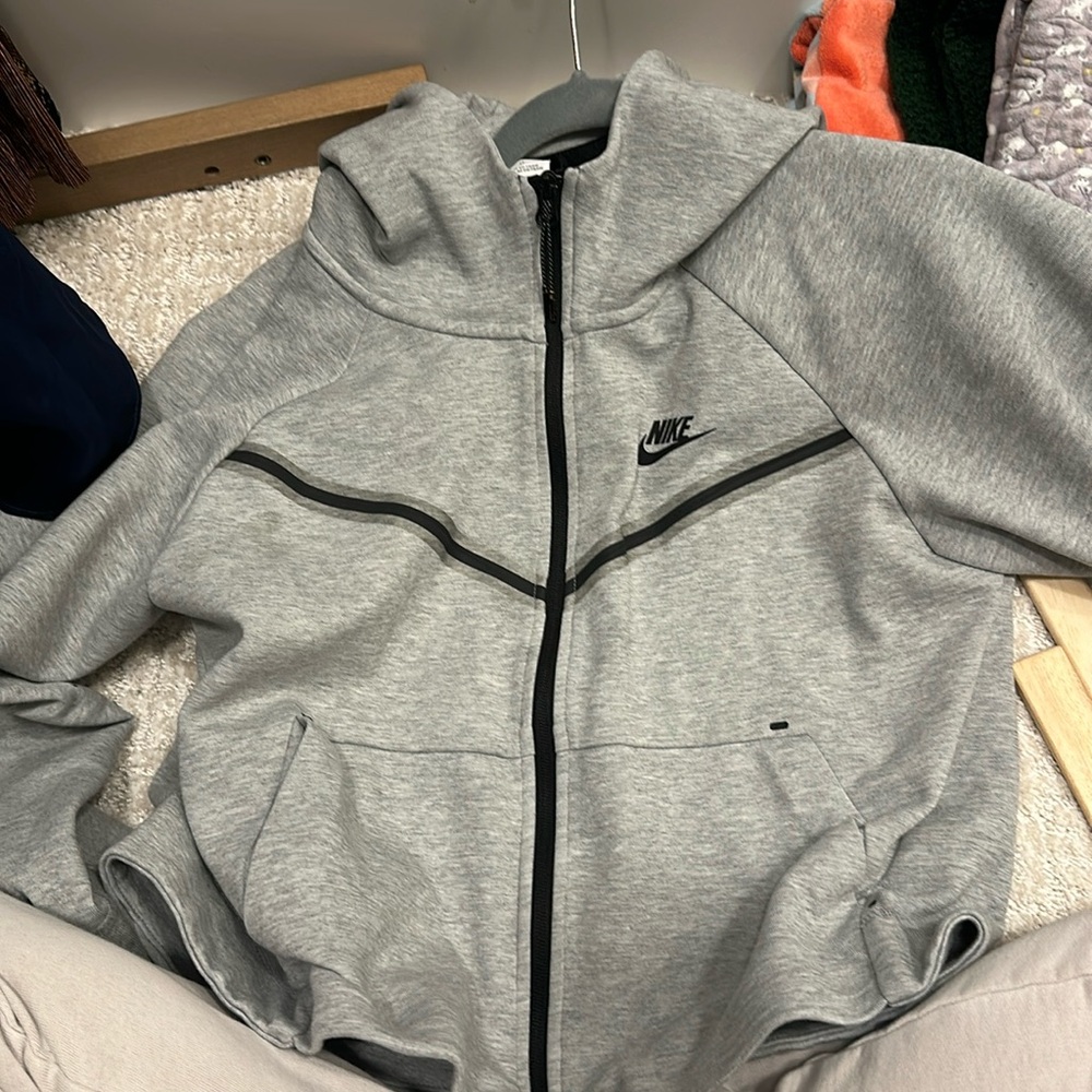 Medium nike tech fleece sweat suit